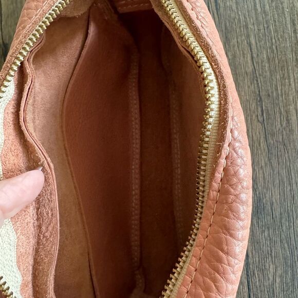 QUARTZ Portland Leather Camera Bag Pink Leather Purse NEW Crossbody Bag - Picture 6 of 6